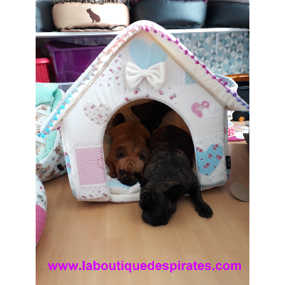 MAISON PAPILLON POUR BOULEDOGUE